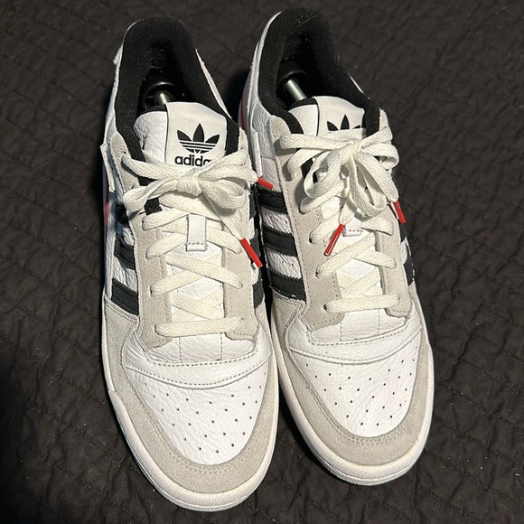 /// ADIDAS Forum Shoes US men's 11 FASHION 3 Stripes White • Black • Red /// - Picture 10 of 10